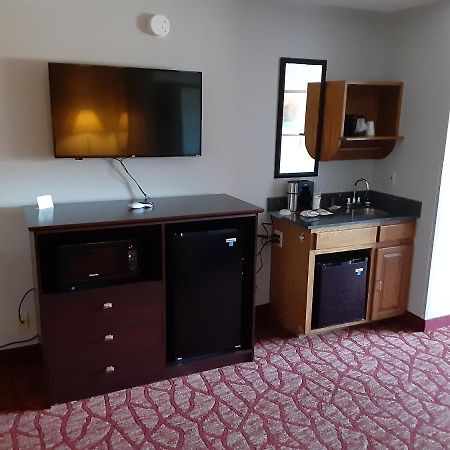 Boarders Inn & Suites By Cobblestone Hotels Superior Esterno foto